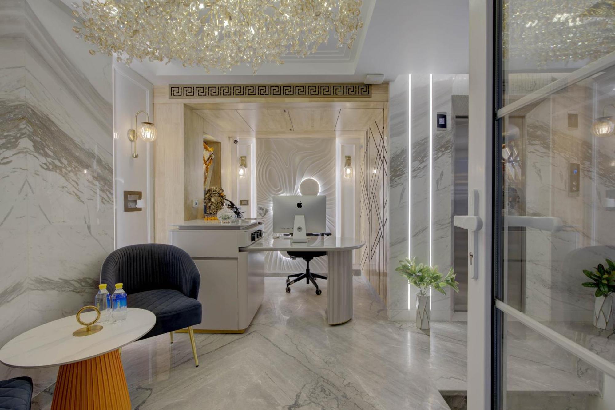Empire Platinum Suites New Delhi Bagian luar foto