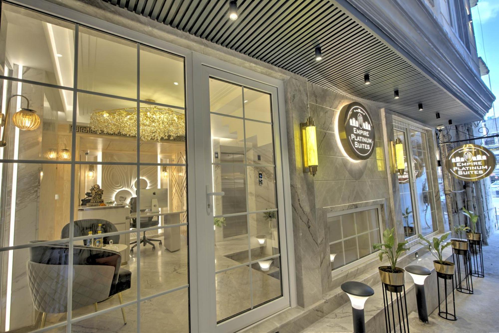 Empire Platinum Suites New Delhi Bagian luar foto