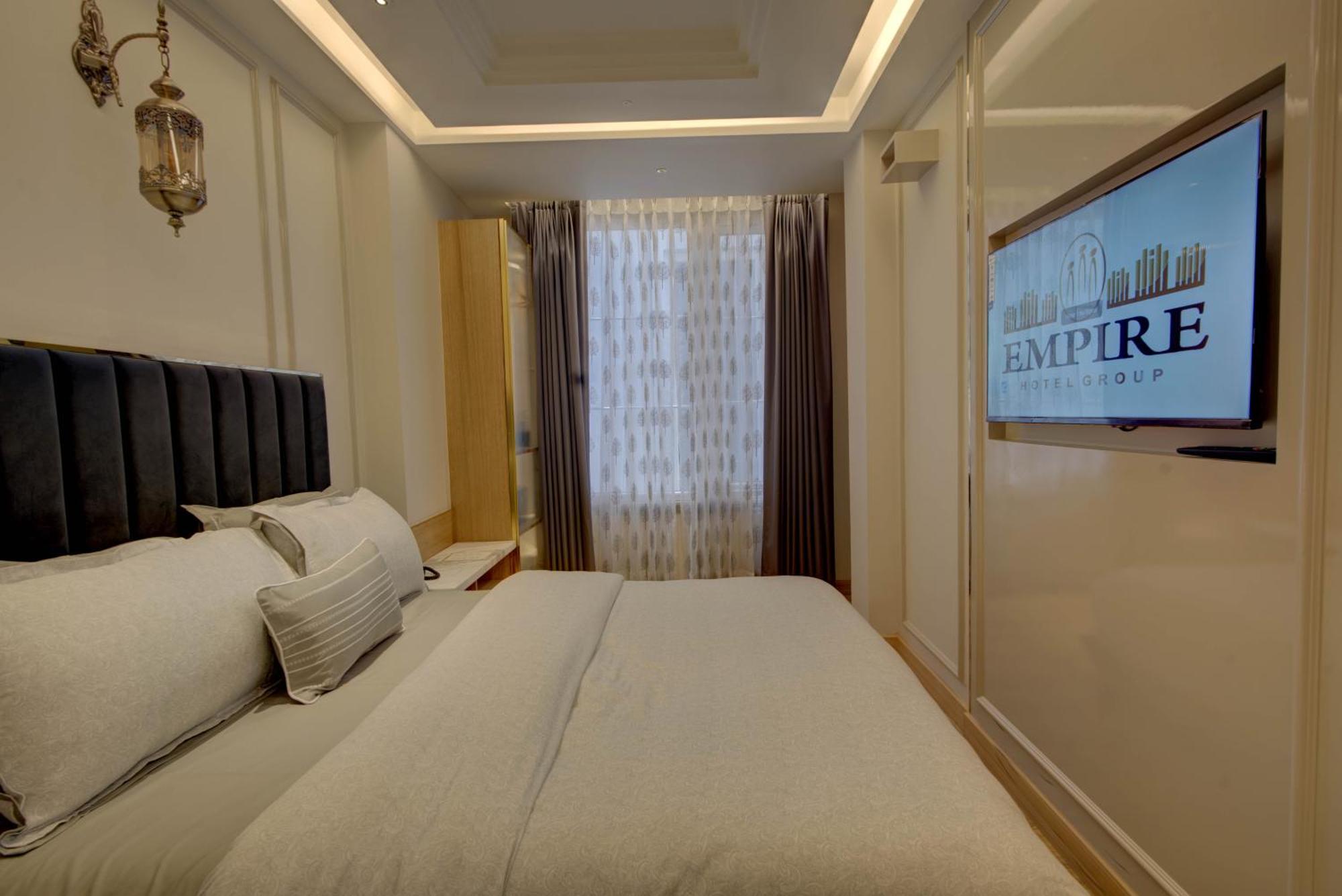 Empire Platinum Suites New Delhi Bagian luar foto