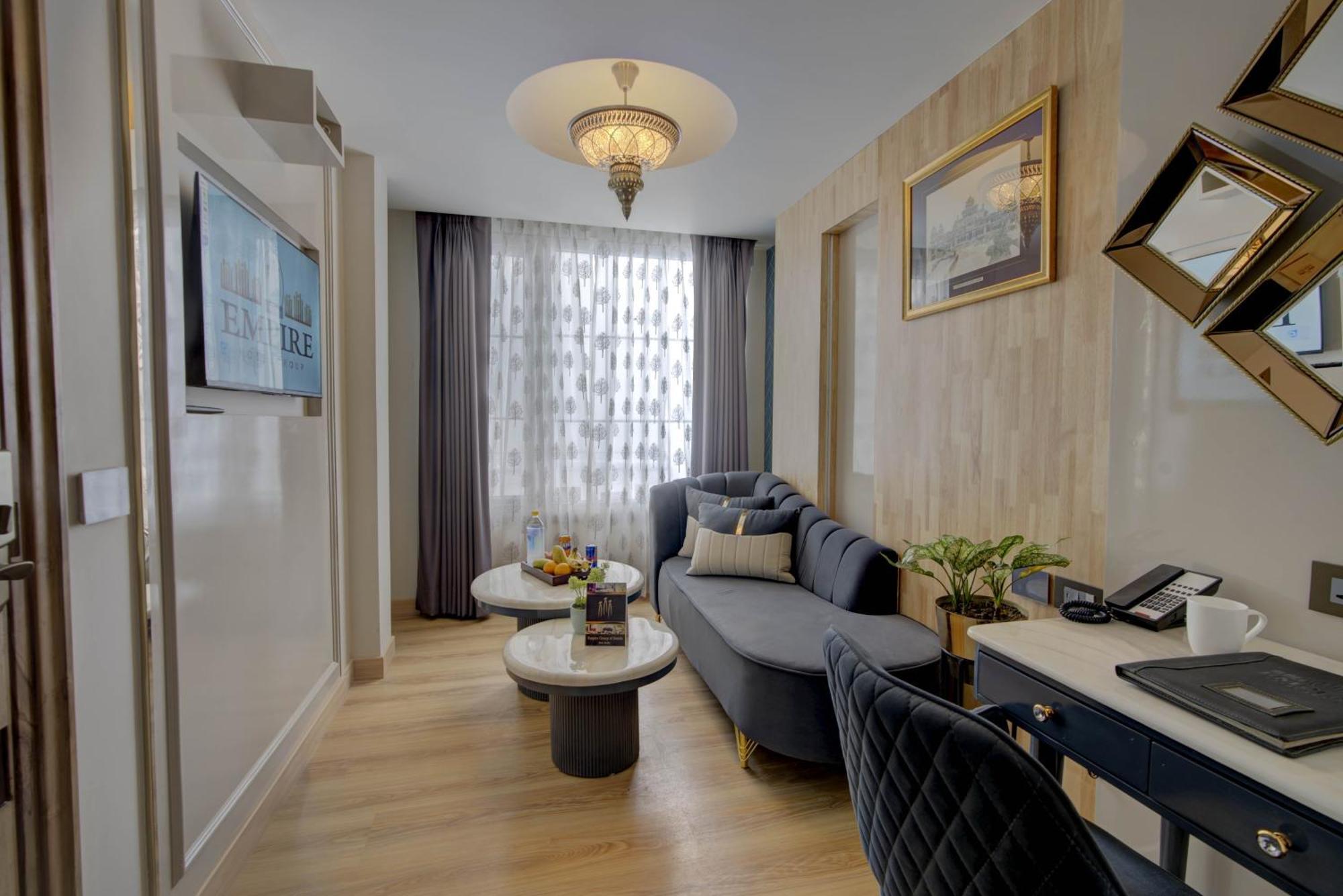 Empire Platinum Suites New Delhi Bagian luar foto