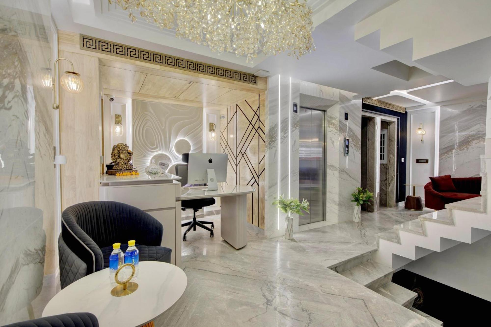Empire Platinum Suites New Delhi Bagian luar foto